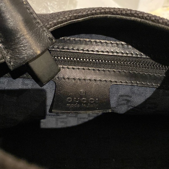 Gucci vintage canvas hobo bag w/ wooden handle. Great condition - Picture 7 of 15